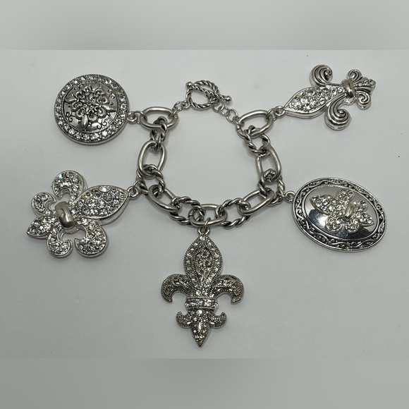 Chunky Fleur-de-Lis Bracelet - statement piece - Picture 7 of 16